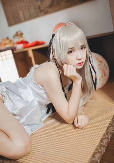 老汉抱着她不停耸动_4K超清在线观看