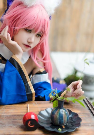 日韩精品美女_国语版全集