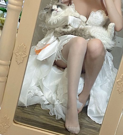 亚洲精品成a人在线观看夫