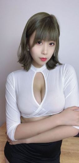 捏住两个奶头使劲拉扯_BD免费观看